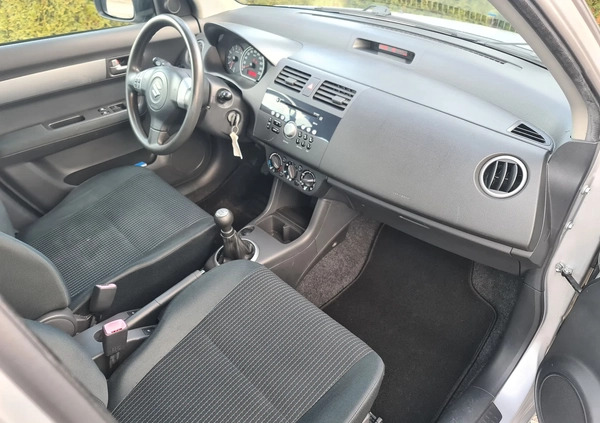 Suzuki Swift cena 15500 przebieg: 198600, rok produkcji 2007 z Szczecin małe 211
